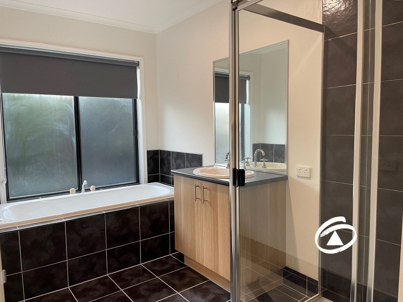 61 Streeton Way, Berwick VIC 3806