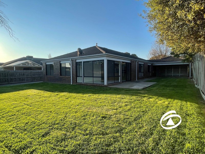 61 Streeton Way, Berwick VIC 3806