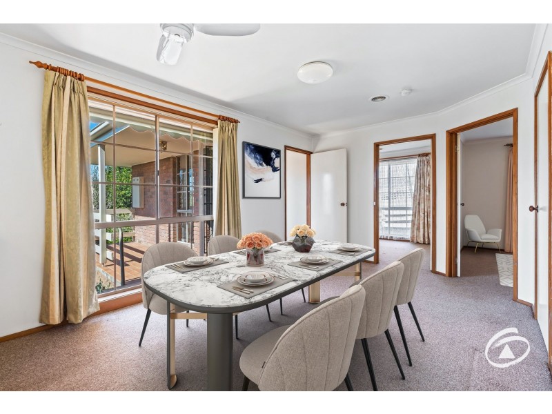 1/1 Blackwood Drive, Narre Warren VIC 3805