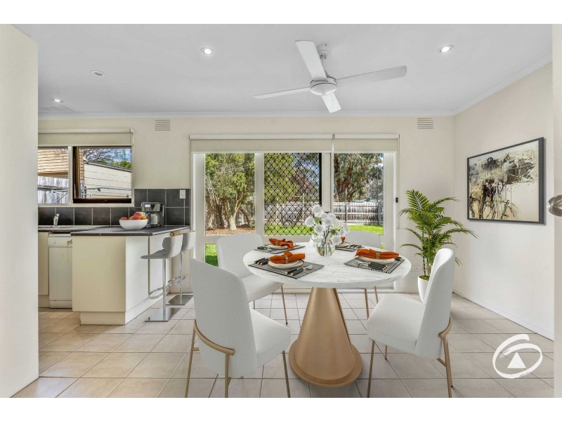 18 Bemersyde Drive, Berwick VIC 3806