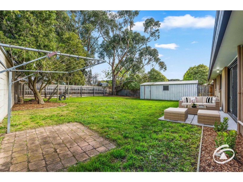 18 Bemersyde Drive, Berwick VIC 3806