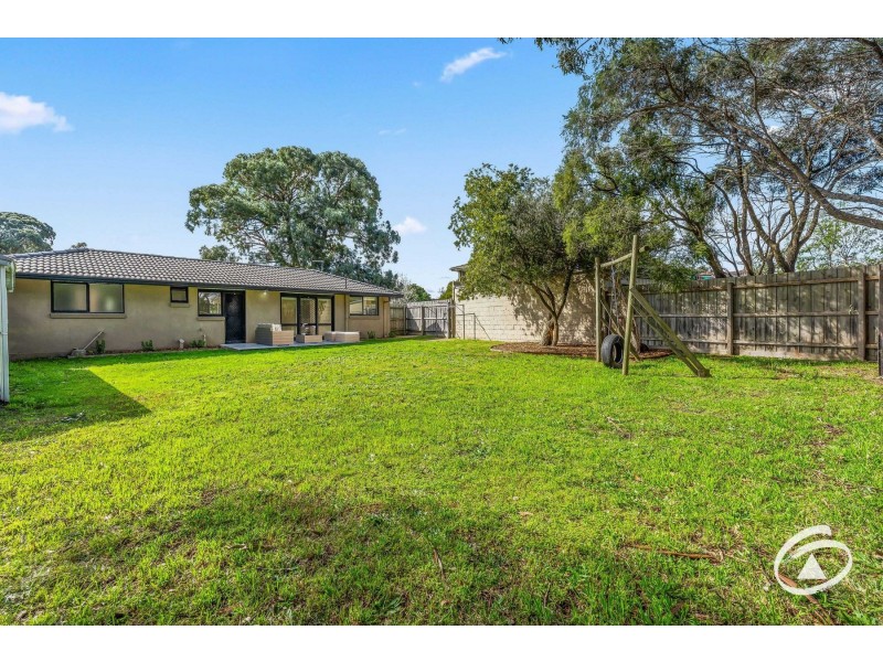 18 Bemersyde Drive, Berwick VIC 3806