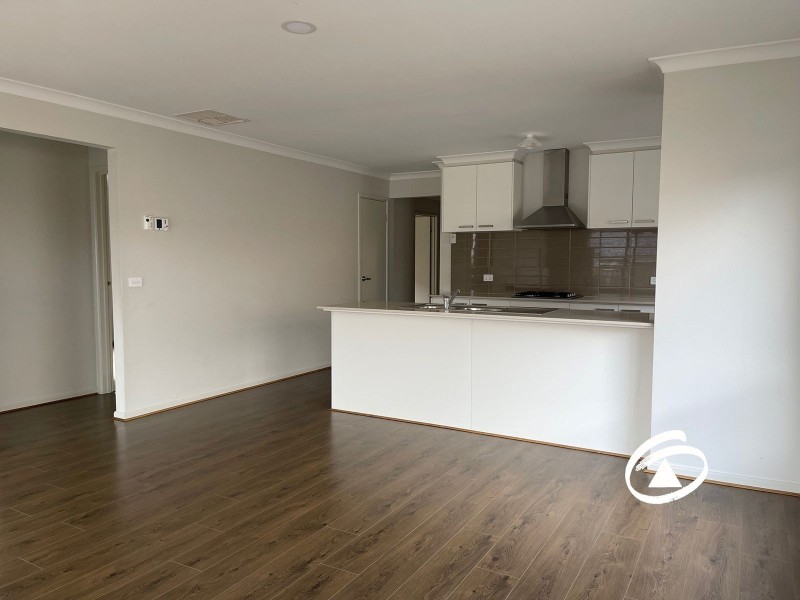 10 Eloise Circuit, Officer VIC 3809