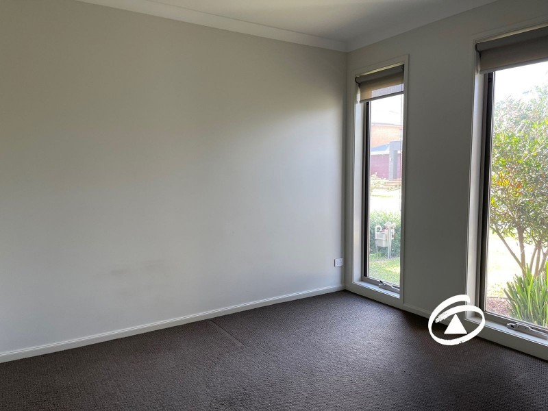 10 Eloise Circuit, Officer VIC 3809