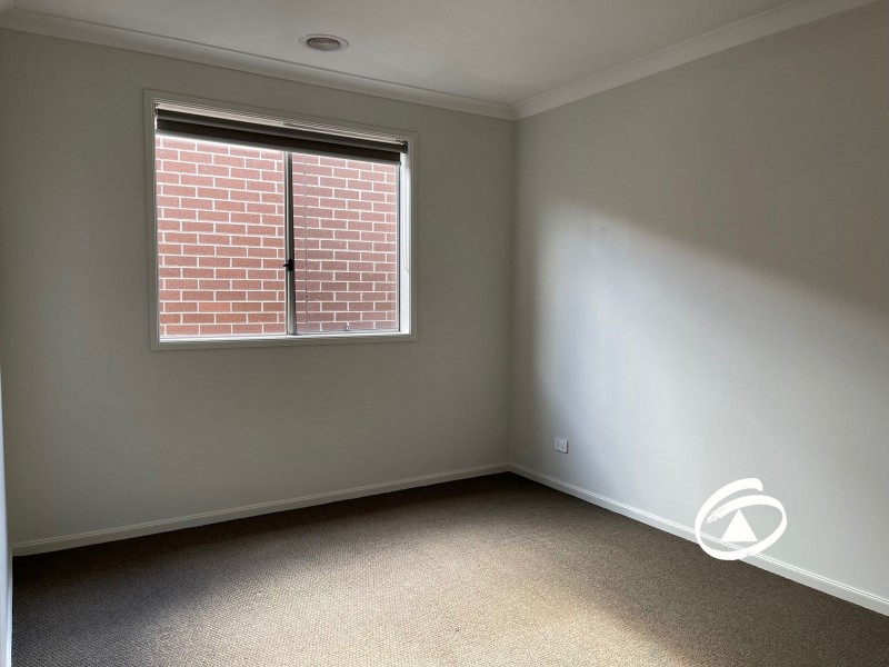 10 Eloise Circuit, Officer VIC 3809
