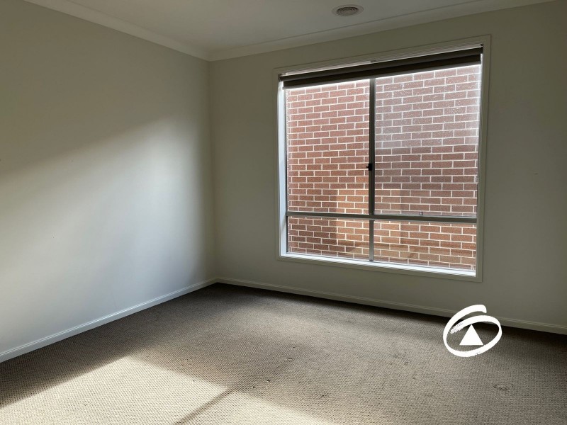 10 Eloise Circuit, Officer VIC 3809