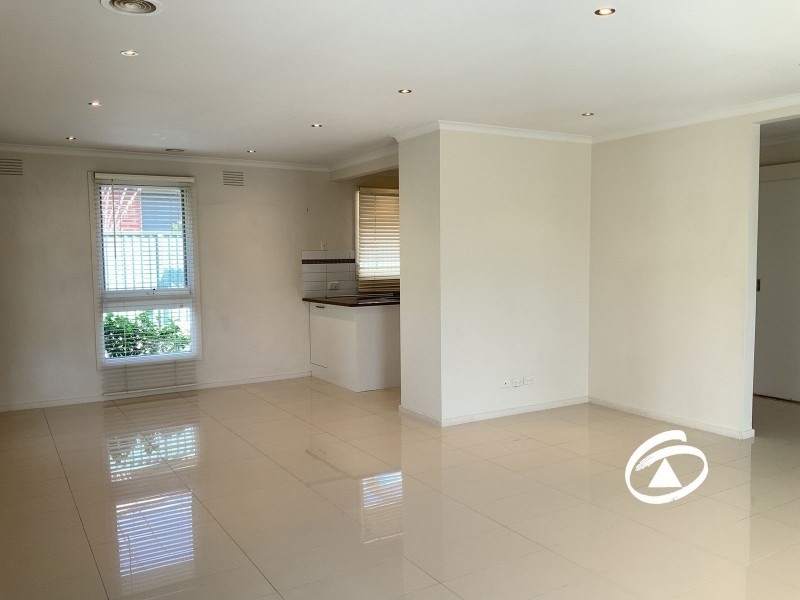 10 Strawbent Rise, Narre Warren VIC 3805