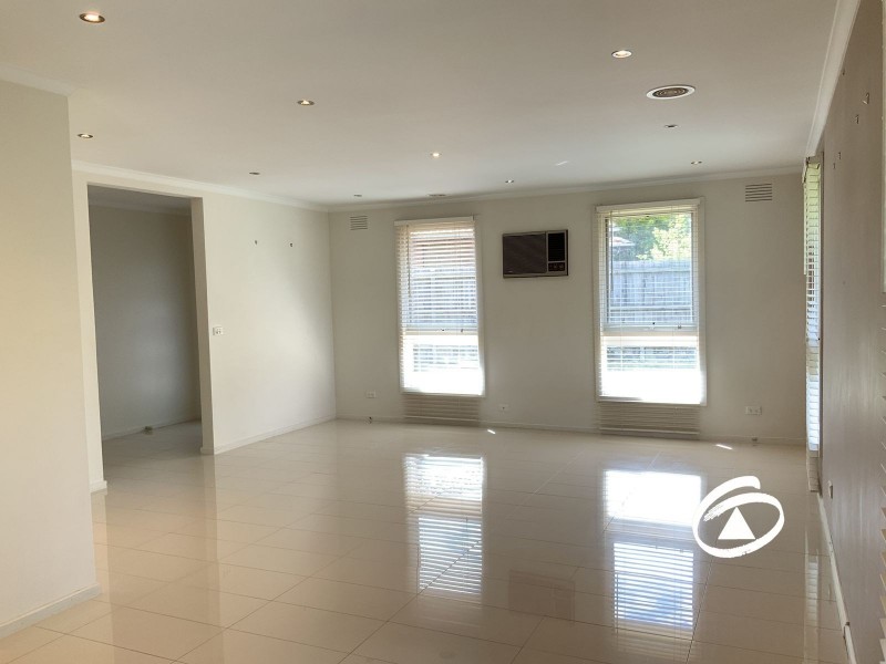 10 Strawbent Rise, Narre Warren VIC 3805