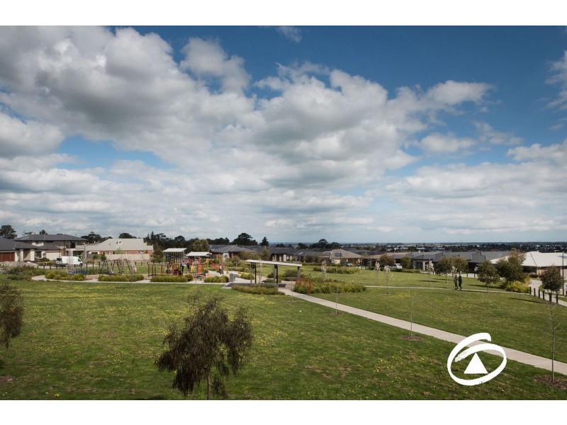 8 Todd Lane, Pakenham VIC 3810