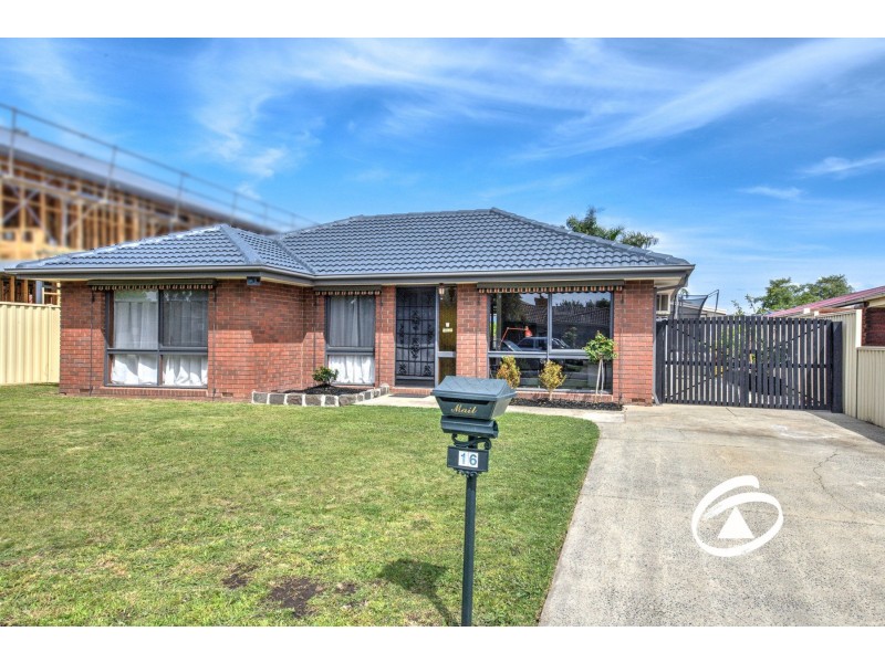 16 Greenacre Crescent, Narre Warren VIC 3805