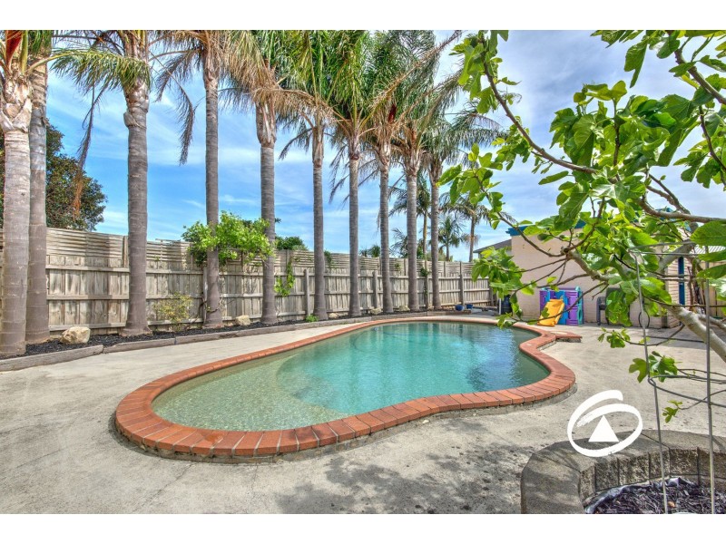 16 Greenacre Crescent, Narre Warren VIC 3805