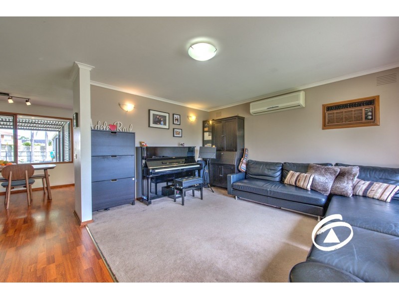 16 Greenacre Crescent, Narre Warren VIC 3805