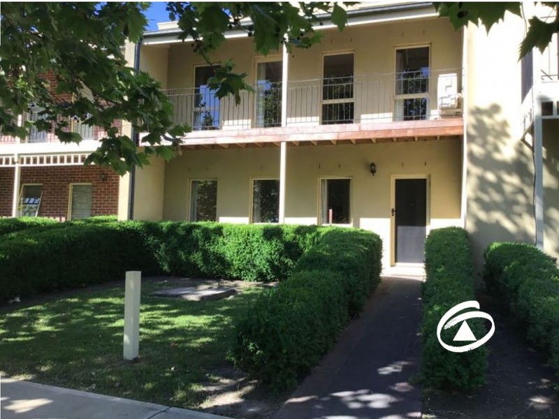10/10 Parkhill Drive, Berwick VIC 3806