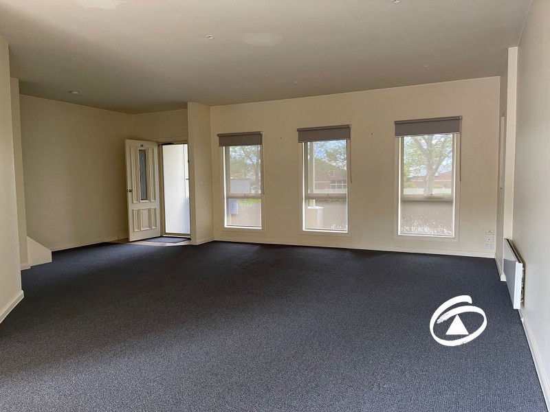 10/10 Parkhill Drive, Berwick VIC 3806