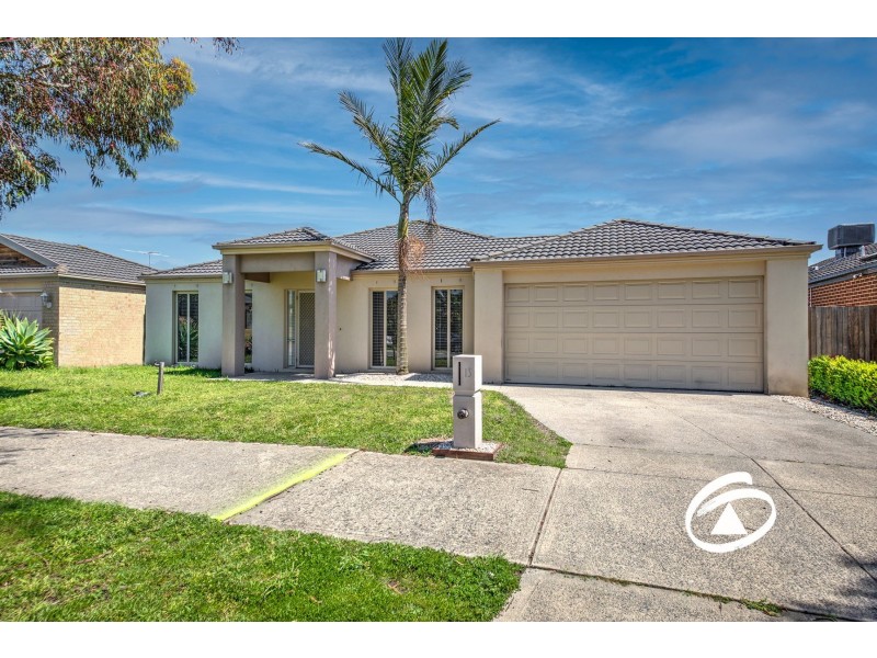 13 Yorkshire Drive, Cranbourne North VIC 3977