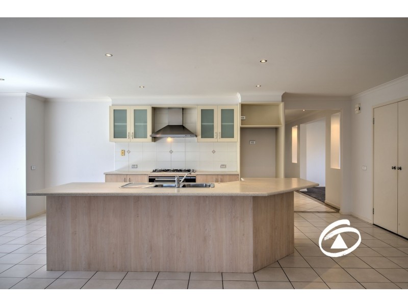 13 Yorkshire Drive, Cranbourne North VIC 3977