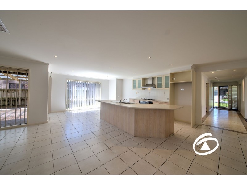 13 Yorkshire Drive, Cranbourne North VIC 3977
