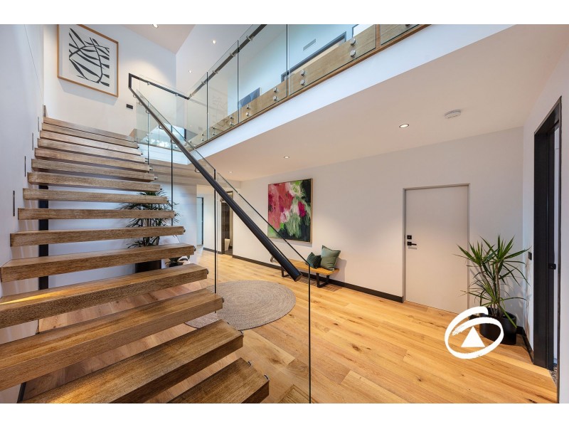 17 Casey Drive, Berwick VIC 3806