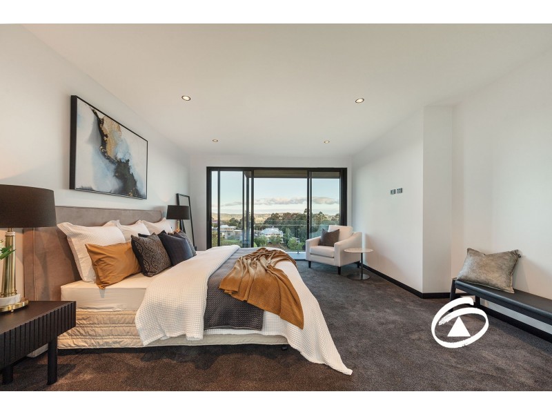 17 Casey Drive, Berwick VIC 3806