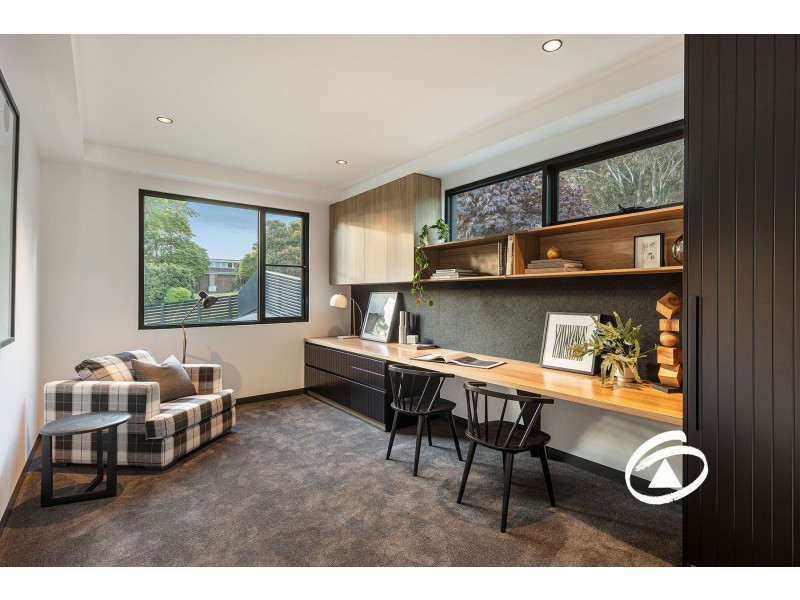 17 Casey Drive, Berwick VIC 3806