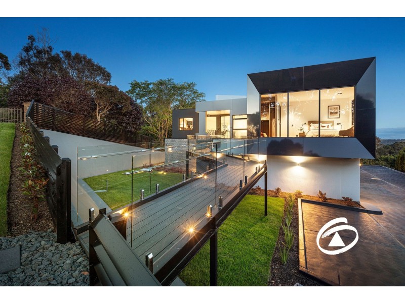 17 Casey Drive, Berwick VIC 3806