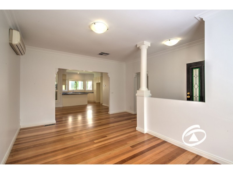2/50 Peel Street, Berwick VIC 3806