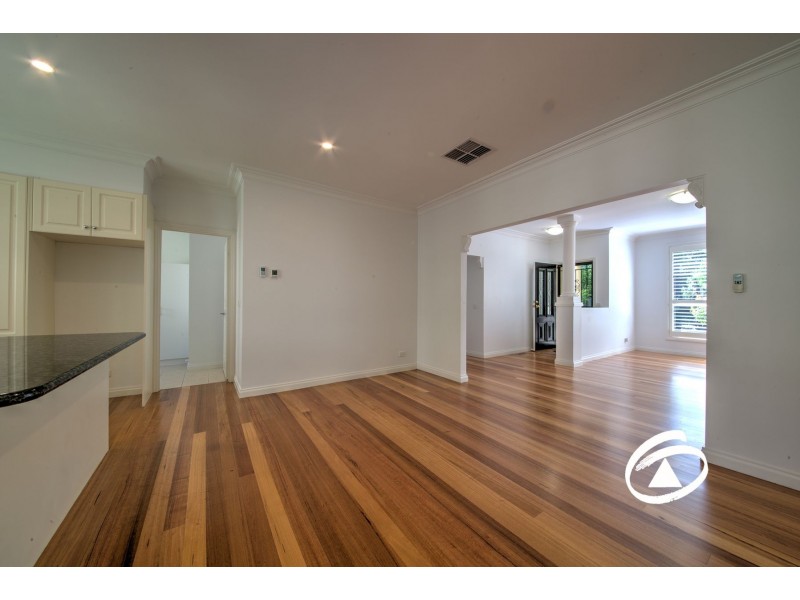 2/50 Peel Street, Berwick VIC 3806
