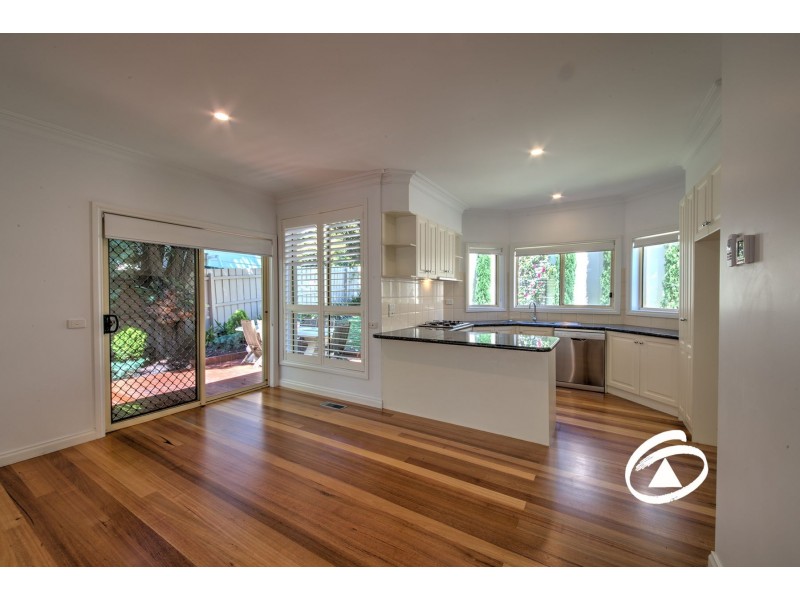 2/50 Peel Street, Berwick VIC 3806