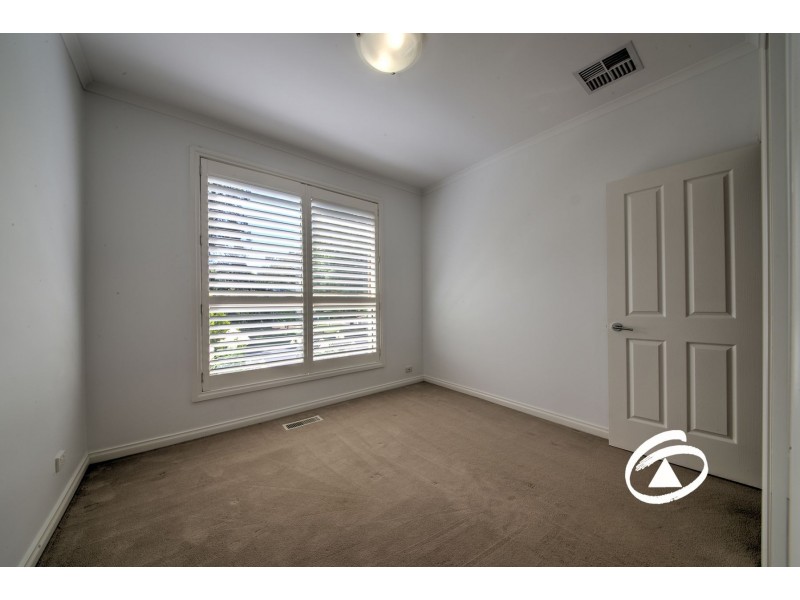 2/50 Peel Street, Berwick VIC 3806