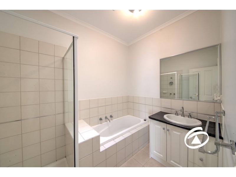 2/50 Peel Street, Berwick VIC 3806