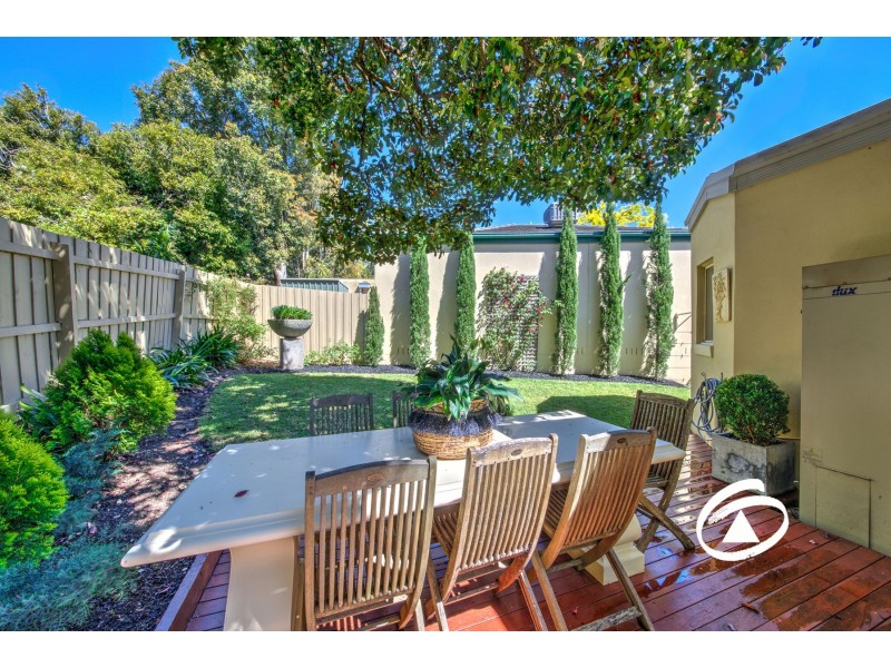 2/50 Peel Street, Berwick VIC 3806