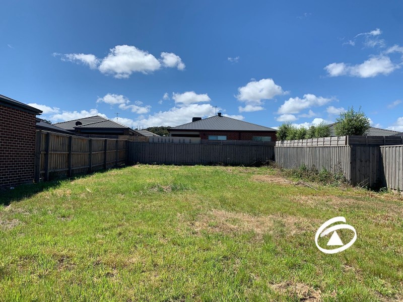 8 Lansdown Avenue, Officer VIC 3809