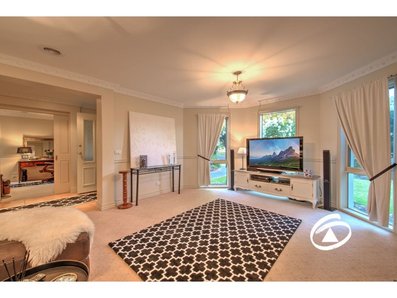 10 The Crescent, Narre Warren South VIC 3805