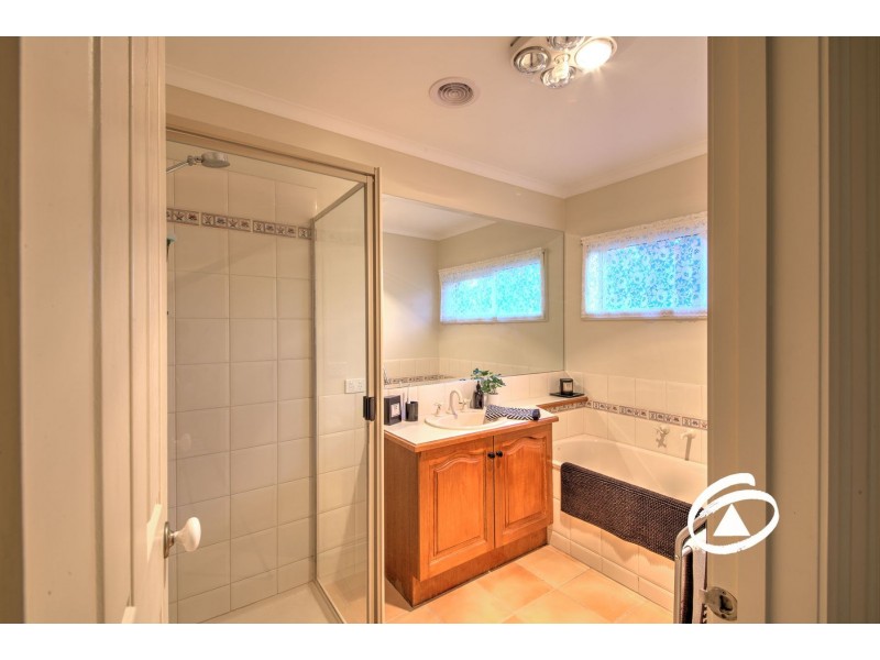 10 The Crescent, Narre Warren South VIC 3805