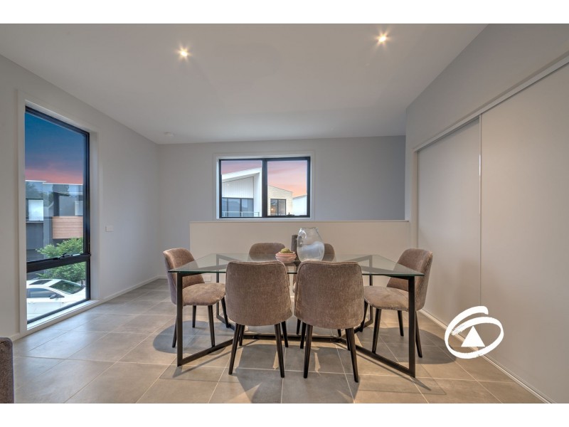 2 Willowdene Way, Berwick VIC 3806