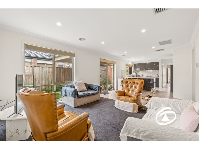 24 Mernoo Avenue, Clyde North VIC 3978