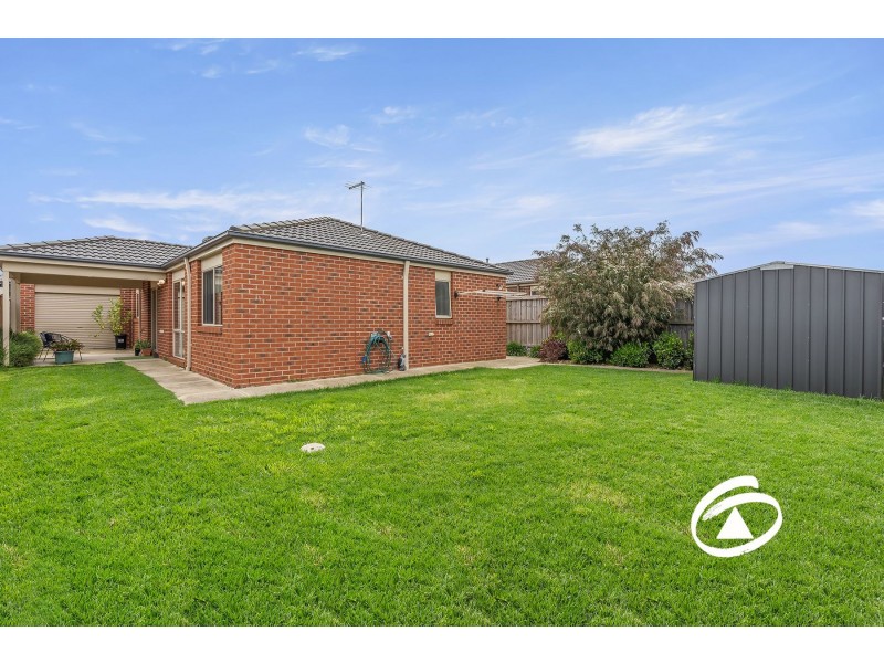 24 Mernoo Avenue, Clyde North VIC 3978