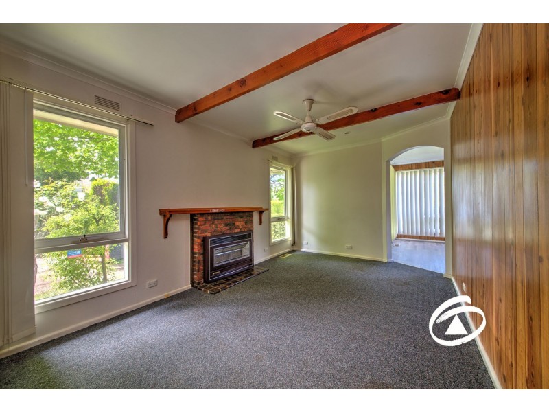 8 Hazeldene Court, Berwick VIC 3806