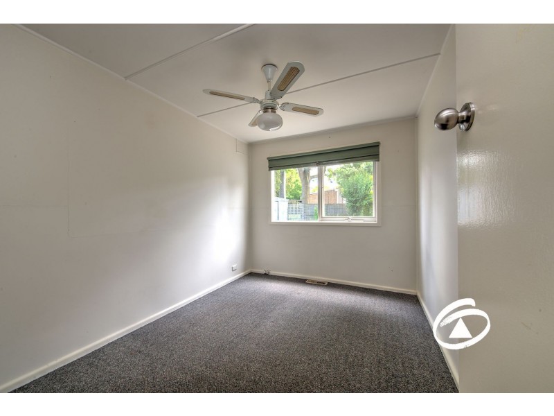 8 Hazeldene Court, Berwick VIC 3806