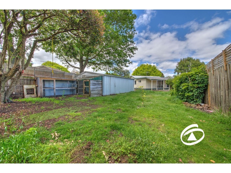 8 Hazeldene Court, Berwick VIC 3806