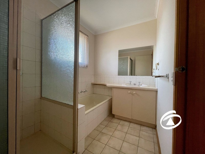 2 Pentland Drive, Narre Warren VIC 3805