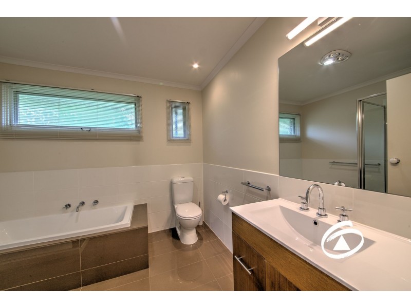 6 Ayr Court, Berwick VIC 3806
