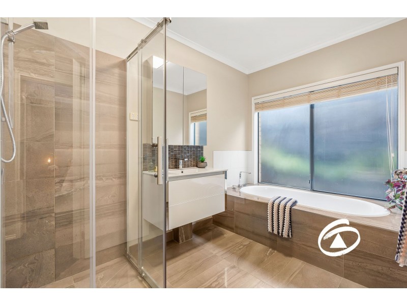 30 Lorikeet Drive, Berwick VIC 3806