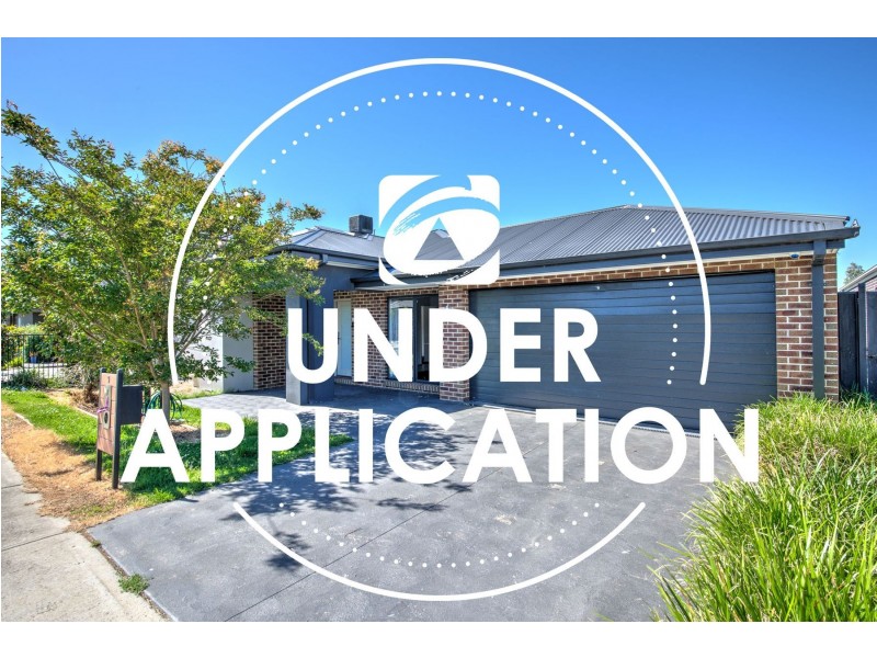 9 Lucinda Lane, Cranbourne North VIC 3977