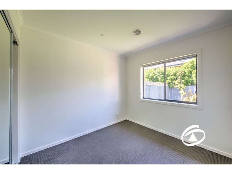 9 Lucinda Lane, Cranbourne North VIC 3977