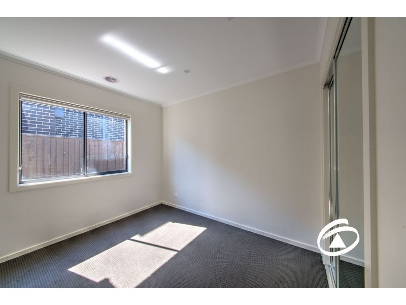 9 Lucinda Lane, Cranbourne North VIC 3977