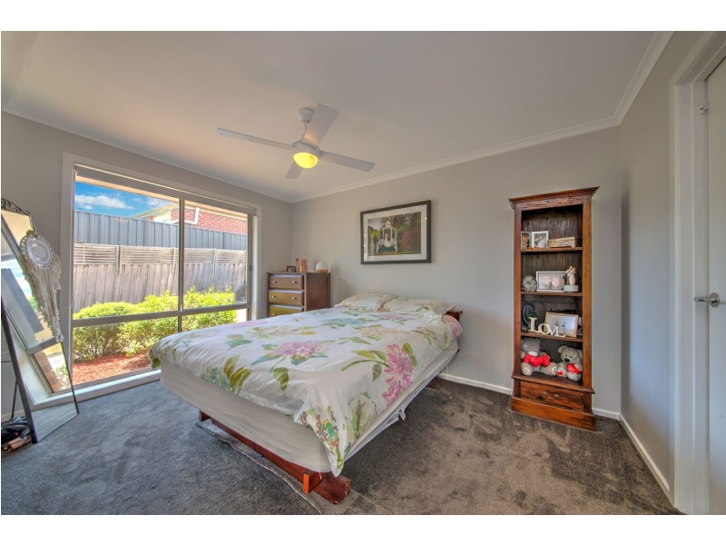 2/3 Pentland Drive, Narre Warren VIC 3805