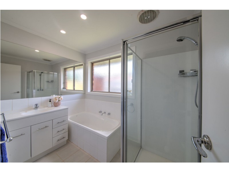 2/3 Pentland Drive, Narre Warren VIC 3805