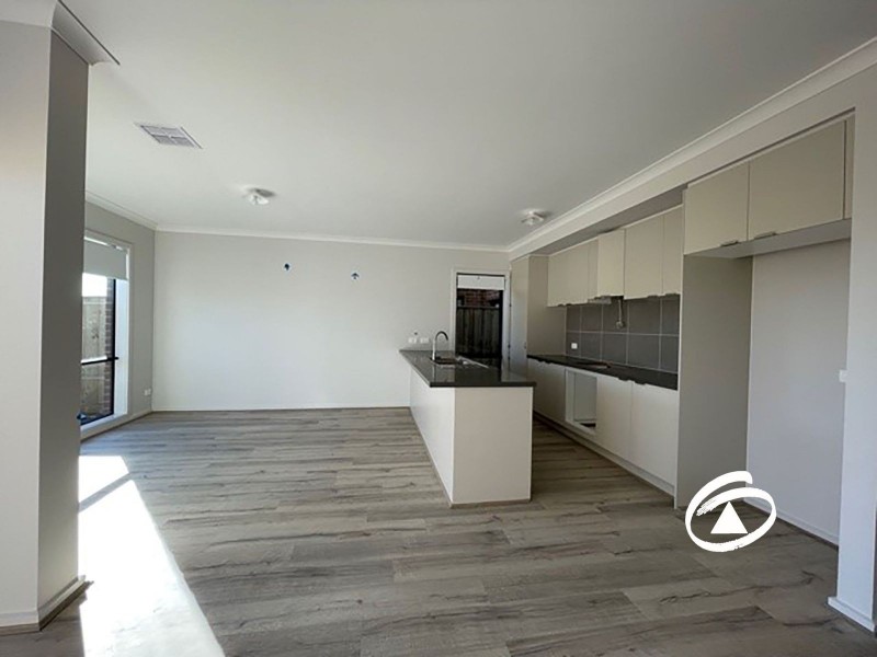 76 Stature Avenue, Clyde North VIC 3978