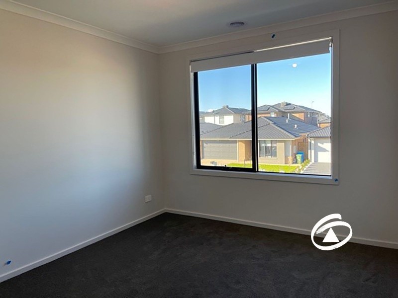 76 Stature Avenue, Clyde North VIC 3978